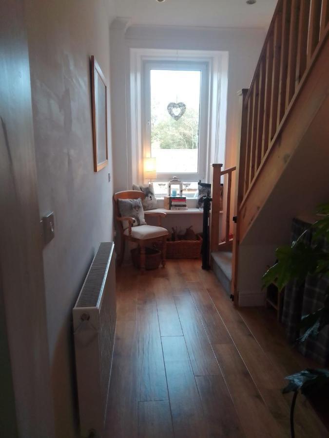 Village Life- Private Attic Suite - Living Room, Bedroom And Bathroom Newtown St Boswells Eksteriør bilde
