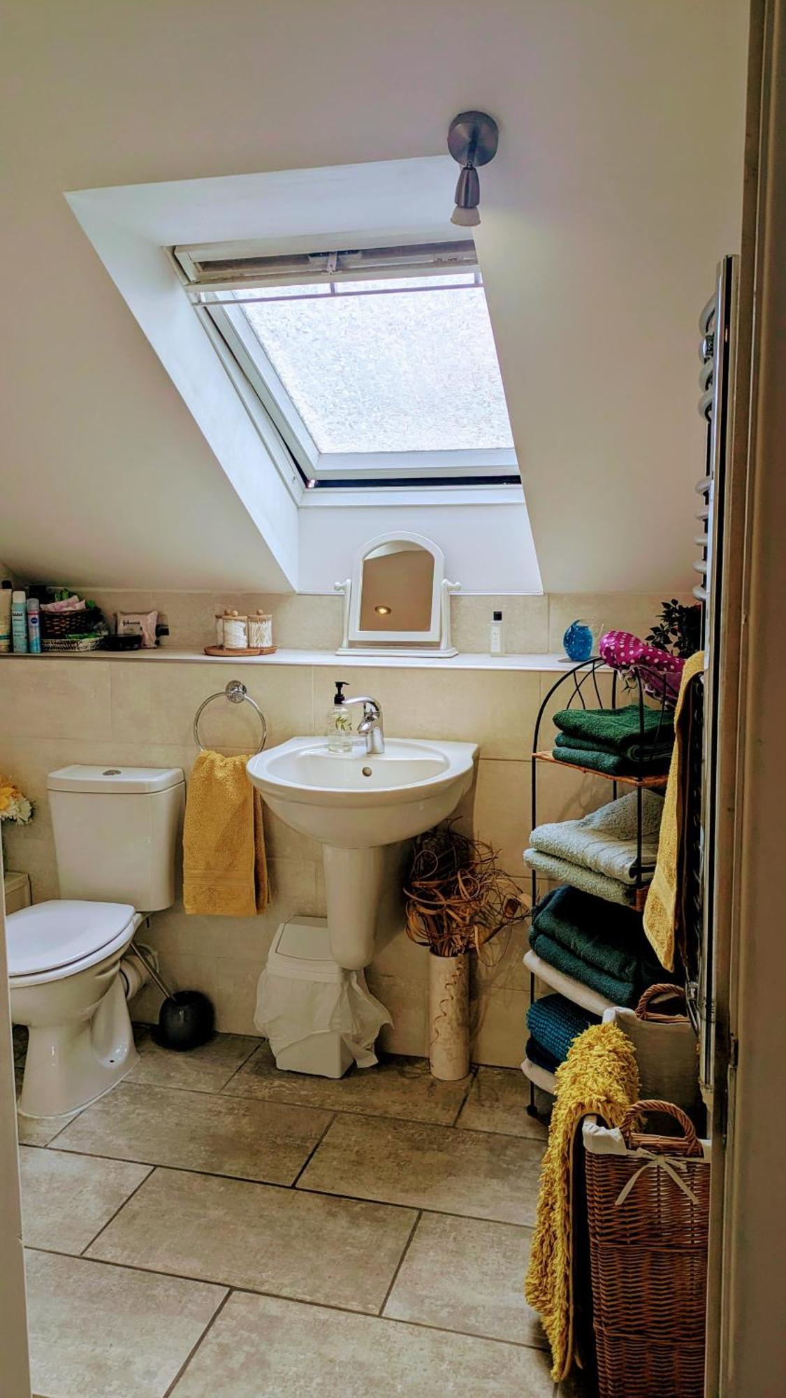 Village Life- Private Attic Suite - Living Room, Bedroom And Bathroom Newtown St Boswells Eksteriør bilde